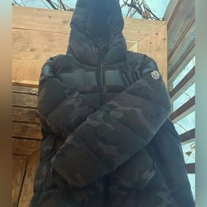 Moncler camo puff jacket size 6 well taken care of hundred percent authentic.